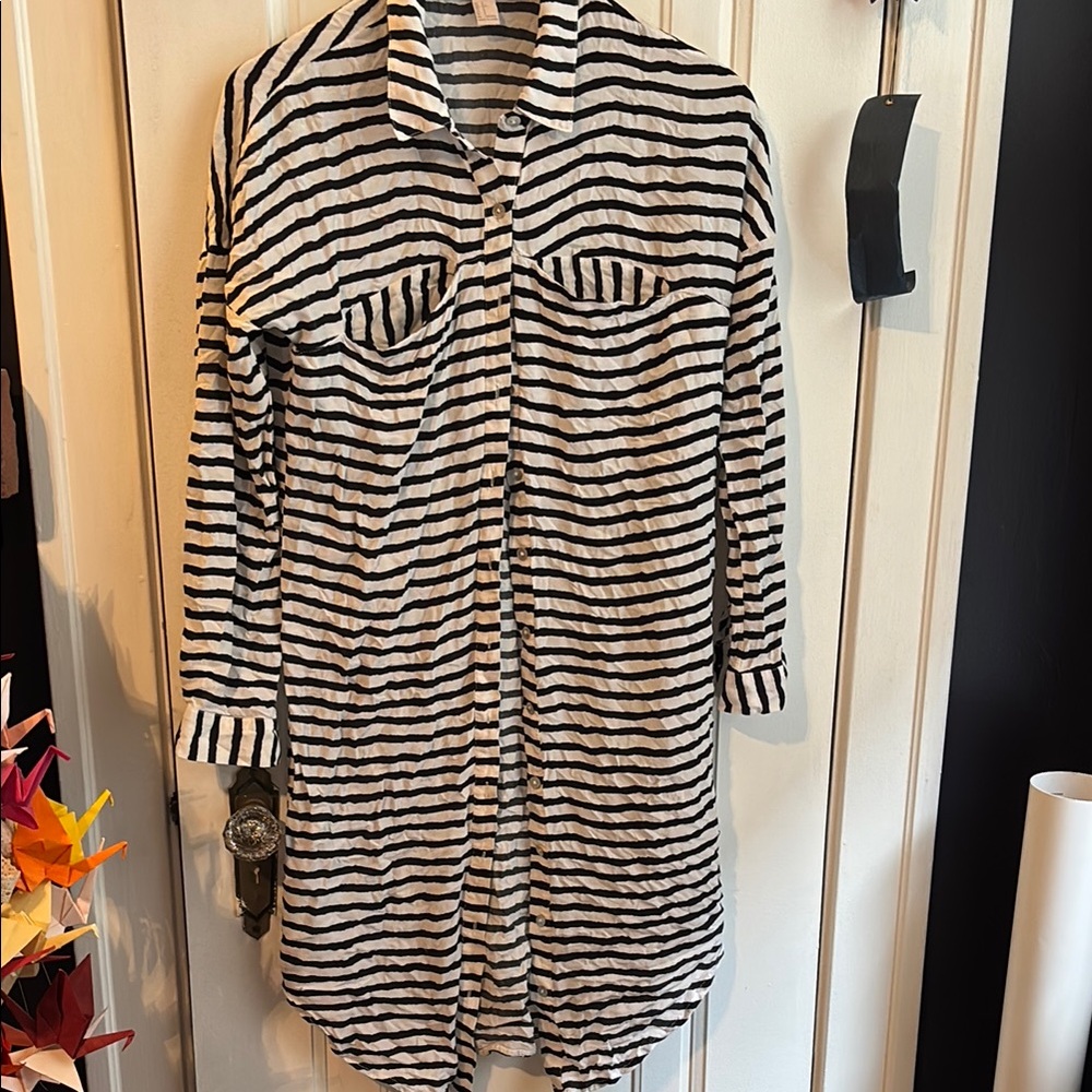 Forever 21 Monochrome Striped Top